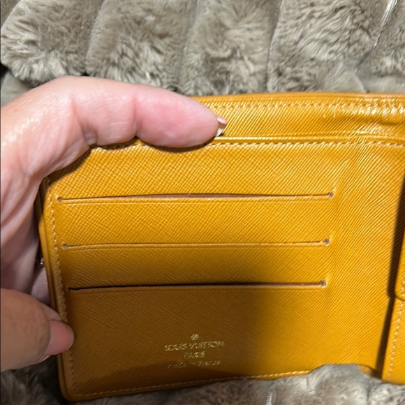 Louis Vuitton Cream Monogram Wallet - Picture 10 of 12